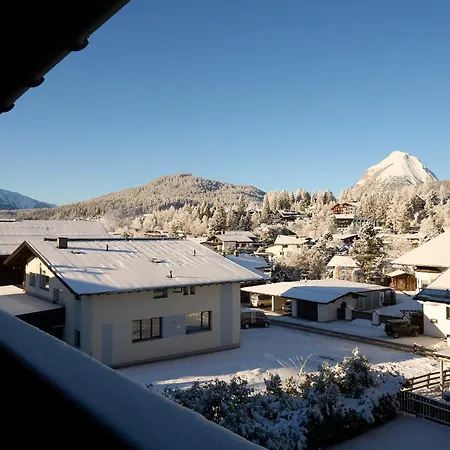 Appartementhaus Solstein Апартаменти Зефельд-ін-Тіроль