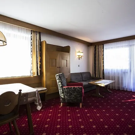 Апартаменти Appartementhaus Solstein Зефельд-ін-Тіроль
