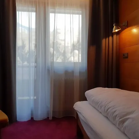 Апартаменти Appartementhaus Solstein Зефельд-ін-Тіроль