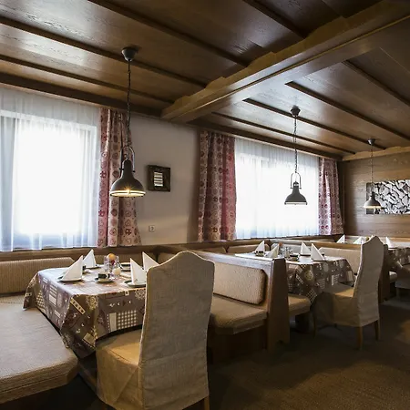 Апартаменти Appartementhaus Solstein