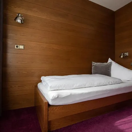 Апартаменти Appartementhaus Solstein Зефельд-ін-Тіроль