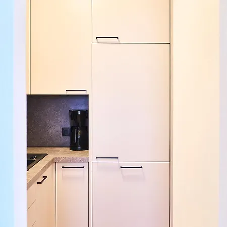 索尔斯坦公寓 公寓 *